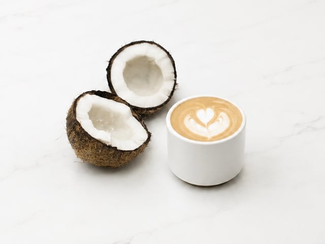 Flat white coconut & almond